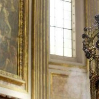 Napoli, si è rinnovato il miracolo di san Gennaro: il sangue si è sciolto Napoli, si è rinnovato il miracolo di san Gennaro: il sangue si è sciolto