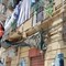 Crolla balcone mentre stende i panni, grave donna di 56 anni a Palermo