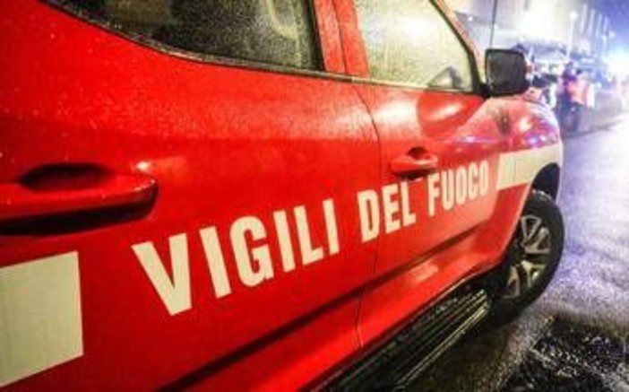 Roma, incendio in struttura abbandonata a Campagnano: trovato cadavere carbonizzato Roma, incendio in struttura abbandonata a Campagnano: trovato cadavere carbonizzato