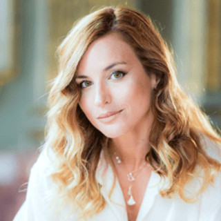 La Fenice, Beatrice Venezi è il nuovo direttore musicale: "Emozionata e grata" La Fenice, Beatrice Venezi è il nuovo direttore musicale: "Emozionata e grata"