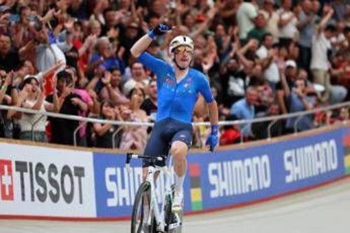 Mondiali su pista, Viviani chiude la carriera alla grande: vince l'oro nell'eliminazione
