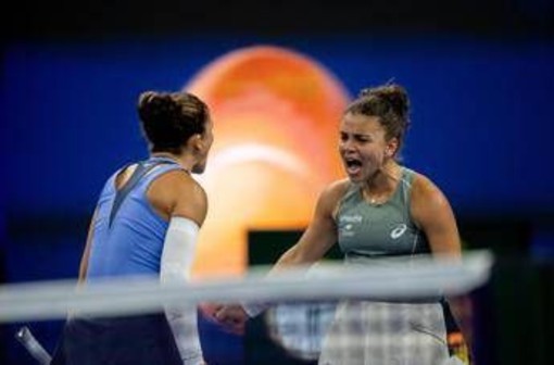 Errani 'allenatrice' di Paolini a Wuhan: "Dalle fastidio, ma varia il servizio" Errani 'allenatrice' di Paolini a Wuhan: "Dalle fastidio, ma varia il servizio"
