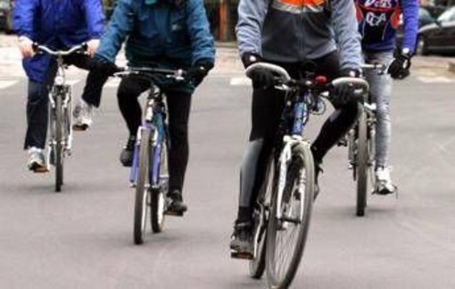 Spari contro gruppo di ciclisti, a colpire un 25enne incensurato perché li detesta Spari contro gruppo di ciclisti, a colpire un 25enne incensurato perché li detesta