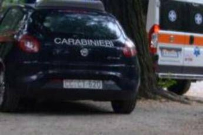 Palermo, due uomini trovati morti in casa: scattano indagini a Carini Palermo, due uomini trovati morti in casa: scattano indagini a Carini