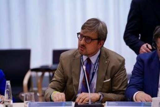 Autoimprenditorialità giovanile per continuare a competere, nuova sfida della Regione Lombardia Autoimprenditorialità giovanile per continuare a competere, nuova sfida della Regione Lombardia