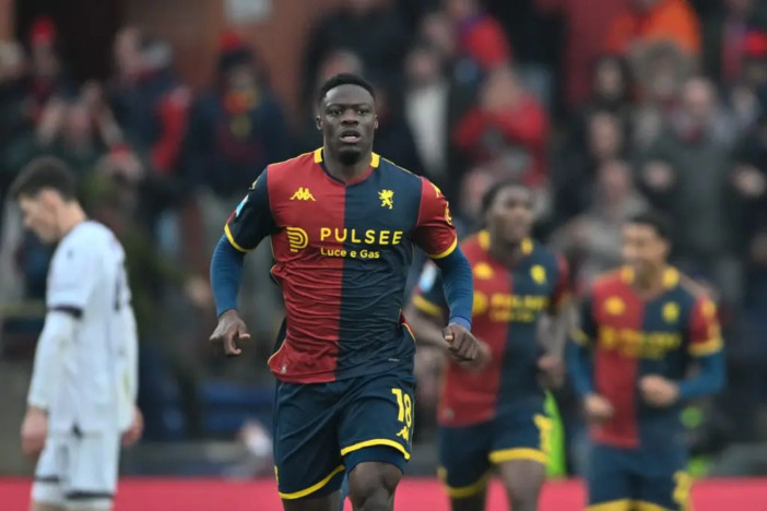 Il Genoa batte 2-1 il Sassuolo nel finale e vede la salvezza