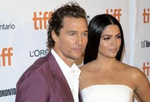 Matthew McConaughey svela il segreto del suo matrimonio: "La misura del letto" Matthew McConaughey svela il segreto del suo matrimonio: "La misura del letto"