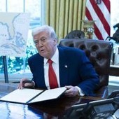 Trump e il rimprovero a Obama: "Ha rivelato informazioni sugli alieni" Trump e il rimprovero a Obama: "Ha rivelato informazioni sugli alieni"