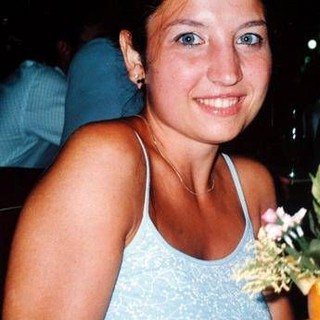 Caso Garlasco, i genitori Chiara Poggi: "Vogliamo solo ricordarla da soli e in silenzio" Caso Garlasco, i genitori Chiara Poggi: "Vogliamo solo ricordarla da soli e in silenzio"