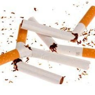 Fumo, oncologi: "50mile firme per aumentare di 5 euro costo sigarette, Parlamento discuta Ddl" Fumo, oncologi: "50mile firme per aumentare di 5 euro costo sigarette, Parlamento discuta Ddl"
