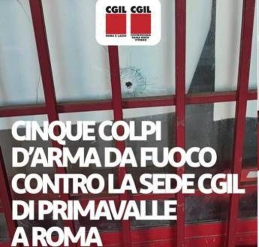 Roma, Cgil: "Cinque fori di proiettile contro la sede di Primavalle"
