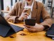 Donna più multitasking dell'uomo? La scienza smonta lo stereotipo: c'è una sola differenza