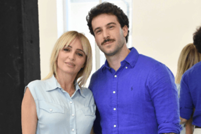 Veronica Peparini e Andreas Muller si sono sposati: le nozze, la torta a 9 piani e il primo ballo Veronica Peparini e Andreas Muller si sono sposati: le nozze, la torta a 9 piani e il primo ballo