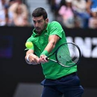 Djokovic sorride: "Grazie Sinner per avermi fatto vincere un match. Alcaraz? Spero di avere ancora benzina..."