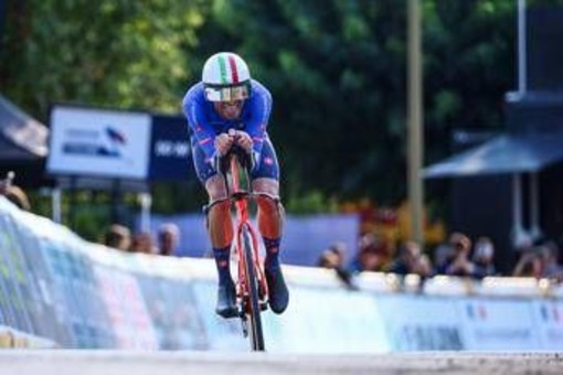 Evenepoel imprendibile, ma Ganna è argento agli Europei di ciclismo Evenepoel imprendibile, ma Ganna è argento agli Europei di ciclismo
