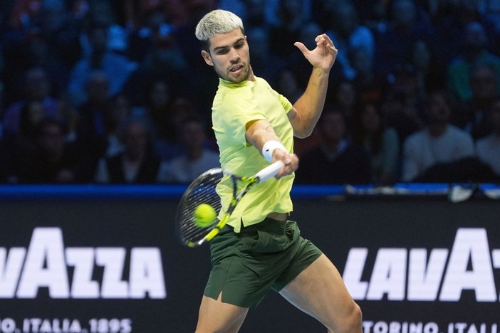 Alcaraz sul velluto a Indian Wells, avanza anche Djokovic. Darderi subito out