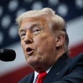 Iran, Trump sospende attacco: "Ci sono sviluppi positivi". Teheran avverte: "Non fate un altro errore strategico"