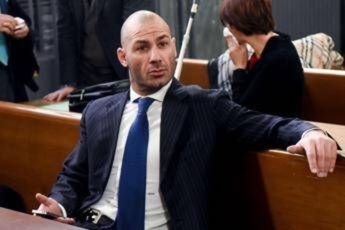 Arrestato Riccardo Bossi, il figlio del fondatore della Lega deve scontare 5 anni e 9 mesi Arrestato Riccardo Bossi, il figlio del fondatore della Lega deve scontare 5 anni e 9 mesi