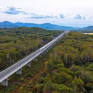 La Cina aggiorna la sua rete ferroviaria con i treni ad alta velocità