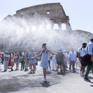 Torna il caldo africano in Italia, temperature oltre i 40 gradi e umidità alle stelle Torna il caldo africano in Italia, temperature oltre i 40 gradi e umidità alle stelle