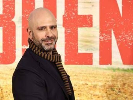 Esordio da record per 'Buen Camino', Checco Zalone travolge il box office di Natale
