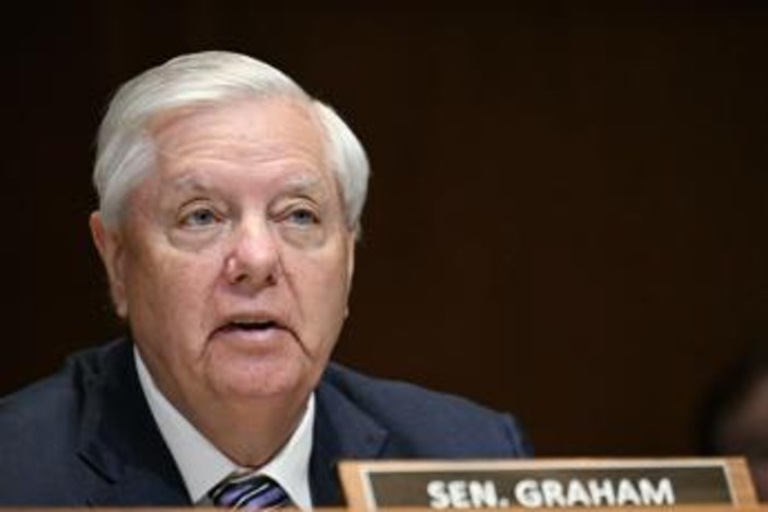 Lindsey Graham, chi era il senatore diventato pro-Trump e 'amico' di Israele Lindsey Graham, chi era il senatore diventato pro-Trump e 'amico' di Israele