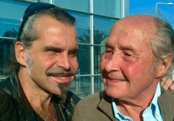 Piero Pelù, è morto il papà Giovanni: "Sempre orgoglioso di essere tuo figlio" Piero Pelù, è morto il papà Giovanni: "Sempre orgoglioso di essere tuo figlio"