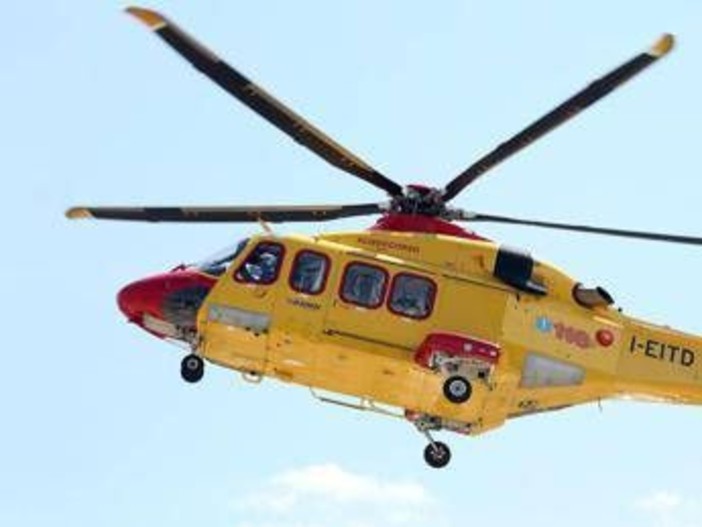 Elba, incidente frontale tra scooter e auto: morti due 23enni in vacanza