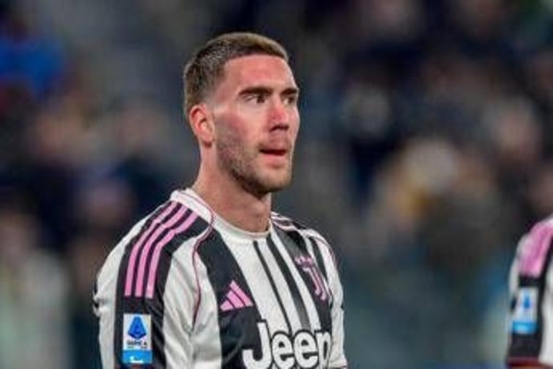 Juventus, Comolli rinvia rinnovo Vlahovic: "Ne parleremo a fine stagione" Juventus, Comolli rinvia rinnovo Vlahovic: "Ne parleremo a fine stagione"