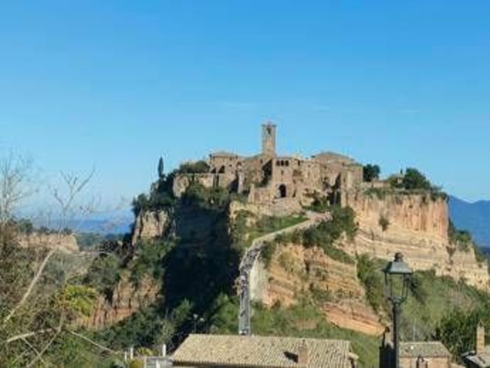 Civita di Bagnoregio e Bolsena conquistano il titolo di Capitale italiana dell’arte contemporanea 2028: il progetto vincitore Civita di Bagnoregio e Bolsena conquistano il titolo di Capitale italiana dell’arte contemporanea 2028: il progetto vincitore