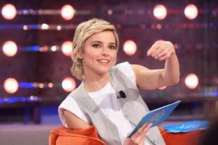 Da noi... a ruota libera, ospiti e anticipazioni oggi domenica 9 novembre