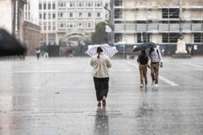 Maltempo, scuole chiuse e allerta meteo arancione e gialla per temporali sabato 10 ottobre: le regioni a rischio Maltempo, scuole chiuse e allerta meteo arancione e gialla per temporali sabato 10 ottobre: le regioni a rischio