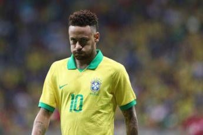 Neymar, dubbi sul futuro: "Potrei ritirarmi a dicembre" Neymar, dubbi sul futuro: "Potrei ritirarmi a dicembre"