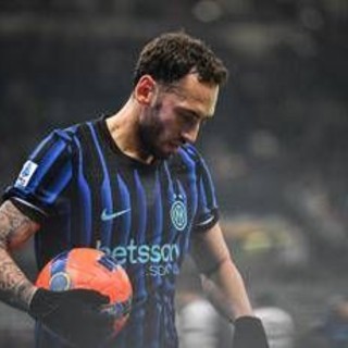 Inter, infortunio per Calhanoglu: finale Coppa Italia a rischio, stagione finita?