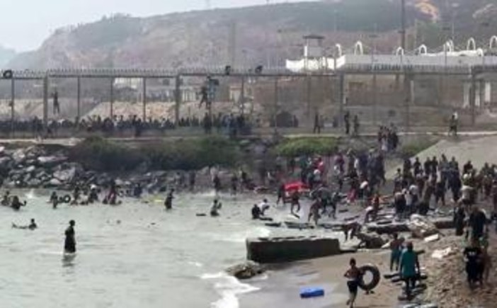 Ceuta, ex ministro Gb: "Errore Spagna con sanatoria sui migranti, Londra sostenga Italia su Schengen" Ceuta, ex ministro Gb: "Errore Spagna con sanatoria sui migranti, Londra sostenga Italia su Schengen"