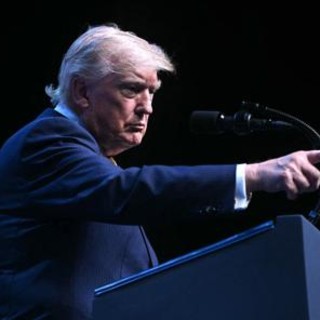 Iran, nuova ondata di attacchi Usa. Pasdaran: "Colpite basi americane in Giordania, Kuwait e Bahrain" Iran, nuova ondata di attacchi Usa. Pasdaran: "Colpite basi americane in Giordania, Kuwait e Bahrain"