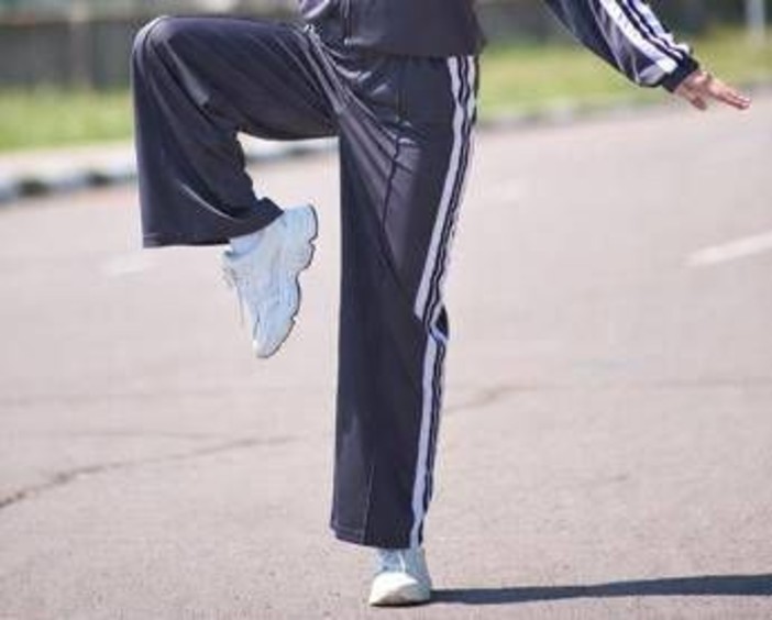 Il test del fenicottero, un esercizio 'cura' il cervello e rallenta l'invecchiamento