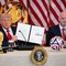 Mondiali, Infantino: "Trump consegnerà la Coppa del Mondo insieme a me" Mondiali, Infantino: "Trump consegnerà la Coppa del Mondo insieme a me"