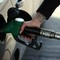 Prezzi carburanti: la benzina aumenta ancora, in calo il diesel