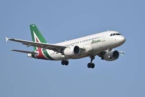 Alitalia, fonti: stop Cigs per circa 2mila dipendenti, verso licenziamento collettivo