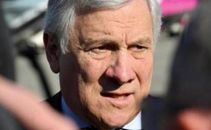 Iran, Tajani: "Oman chiude frontiera, italiani restino a Dubai"