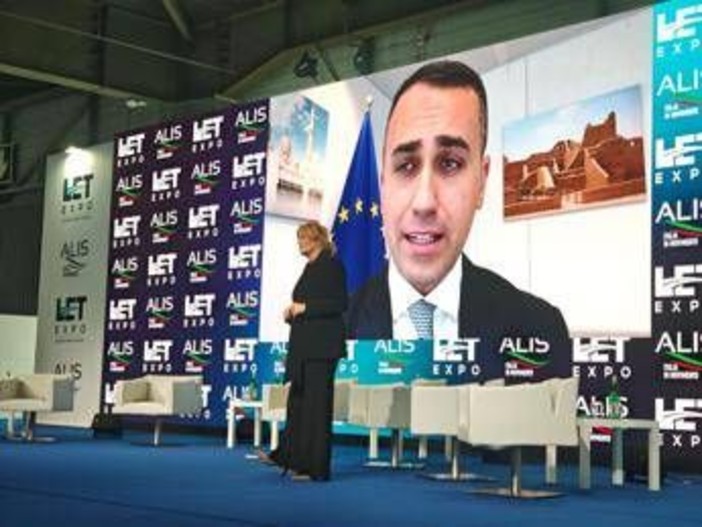 Iran, Di Maio: "Lavorare a de-escalation, sostenere Paesi Golfo" Iran, Di Maio: "Lavorare a de-escalation, sostenere Paesi Golfo"