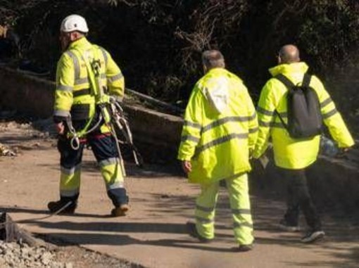 Spagna, treno contro gru: nuovo incidente ferroviario Spagna, treno contro gru: nuovo incidente ferroviario