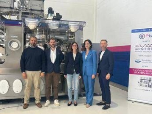 Ricerca, terapie avanzate personalizzate: presentato a Parma isolatore robotizzato CFBox Ricerca, terapie avanzate personalizzate: presentato a Parma isolatore robotizzato CFBox