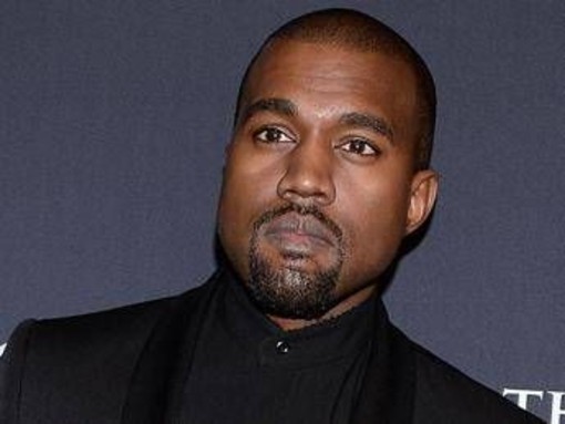 Kanye West non si esibirà neanche in Francia, dopo le tensioni rinvia il concerto