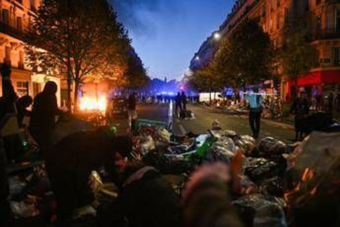 Francia, le tensioni di oggi e gli allarmi di ieri: cosa dicevano gli ex 007 Francia, le tensioni di oggi e gli allarmi di ieri: cosa dicevano gli ex 007