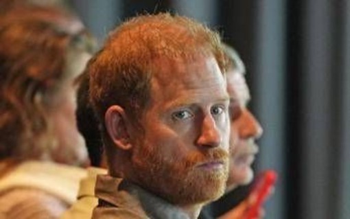 Harry e la terapia prima dei figli: "Mi sono purificato per essere un padre migliore" Harry e la terapia prima dei figli: "Mi sono purificato per essere un padre migliore"