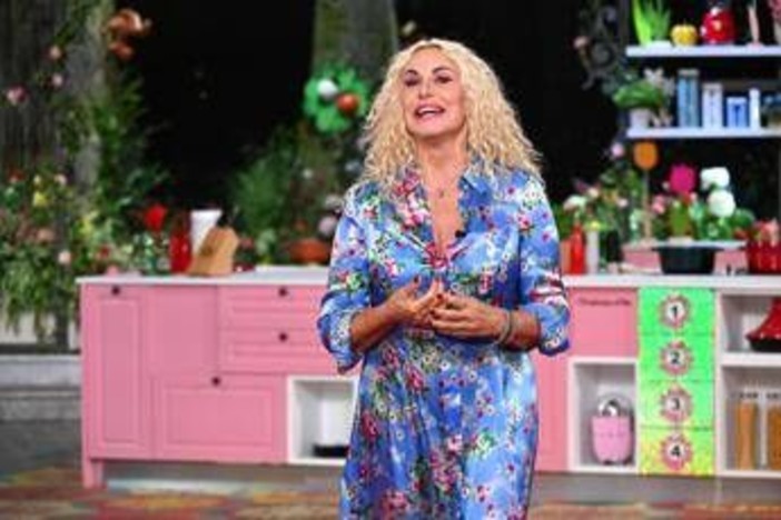 Ascolti record per il film su 'Carlo Acutis', Clerici elogia Canale 5: "I successi bisogna riconoscerli" Ascolti record per il film su 'Carlo Acutis', Clerici elogia Canale 5: "I successi bisogna riconoscerli"