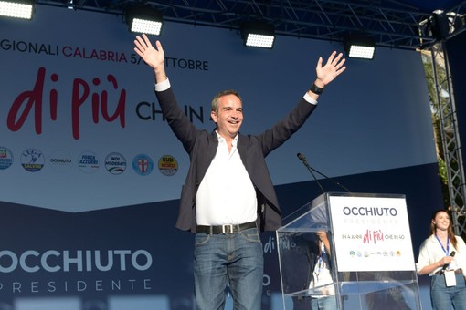 Vince Occhiuto, la Calabria resta al centrodestra Vince Occhiuto, la Calabria resta al centrodestra