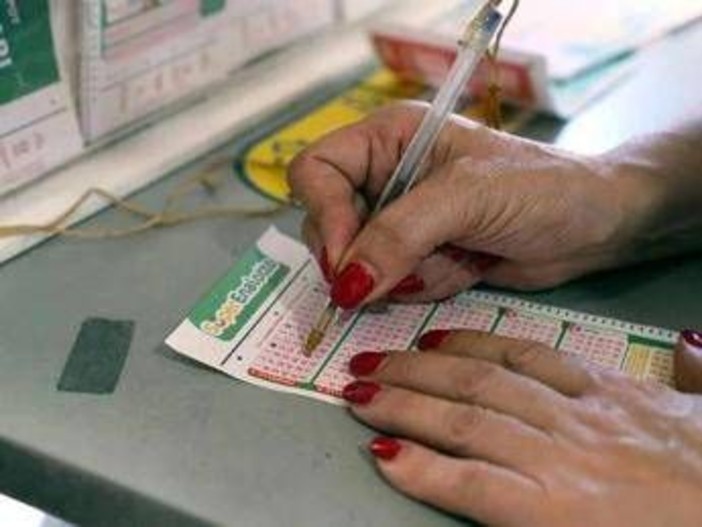 SuperEnalotto, numeri combinazione vincente oggi 7 novembre SuperEnalotto, numeri combinazione vincente oggi 7 novembre